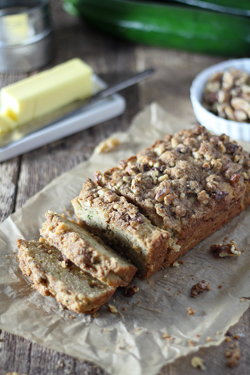 Zucchini coffee cake bread with cinnamon streusel