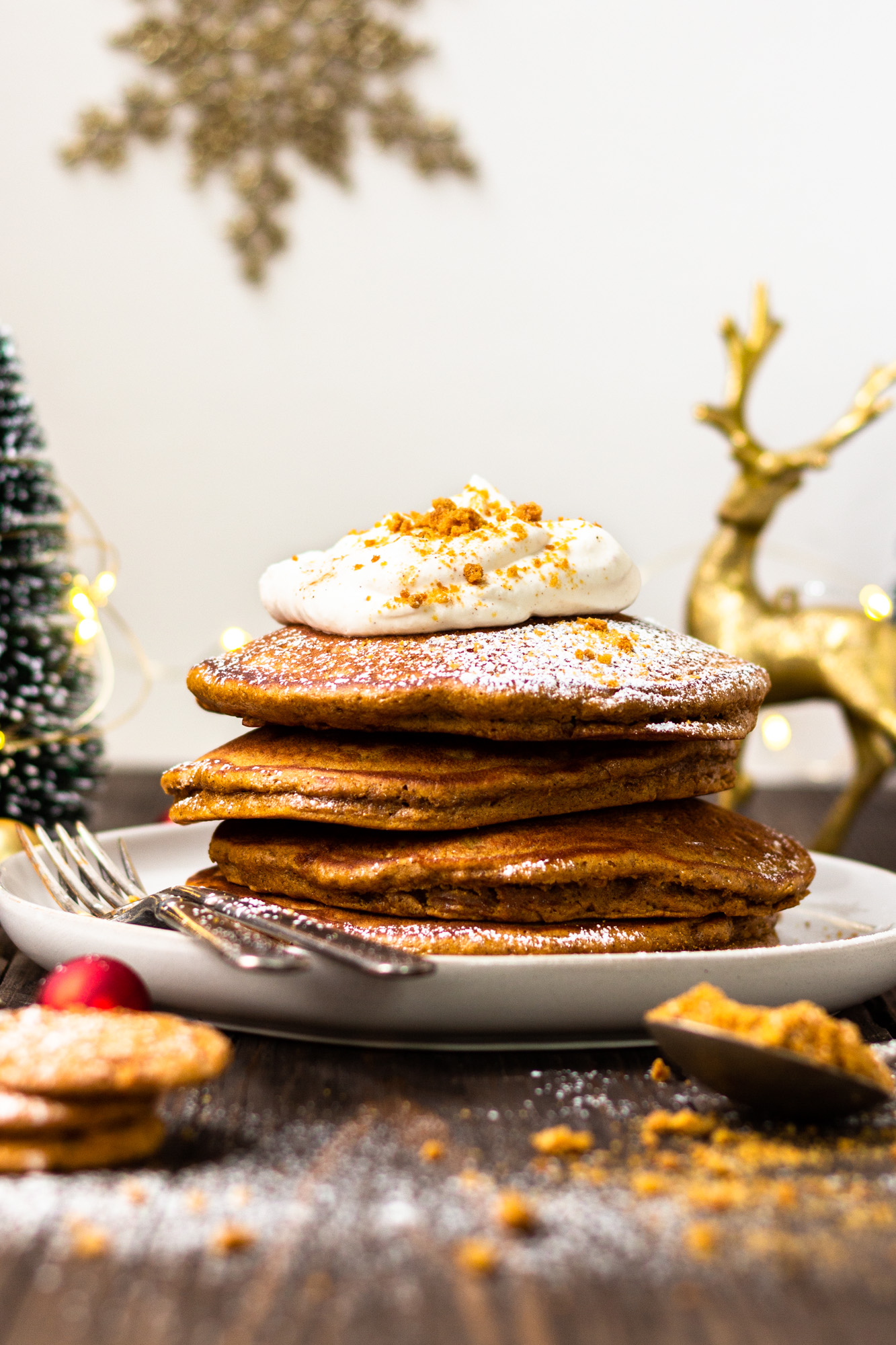 gingerbread pancakes with eggnog whipped creawm