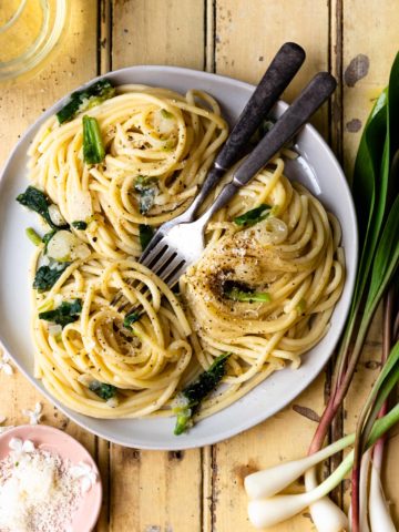Ramp pasta that's light, flavorful and perfect for Spring. This simple pasta is made with lots of butter, freshly grated parmesan cheese and fresh wild onions for incredible flavor. Simple Buttery Parmesan Ramp Pasta comes together in just 25 minutes and would be great as a main dish or side dish.