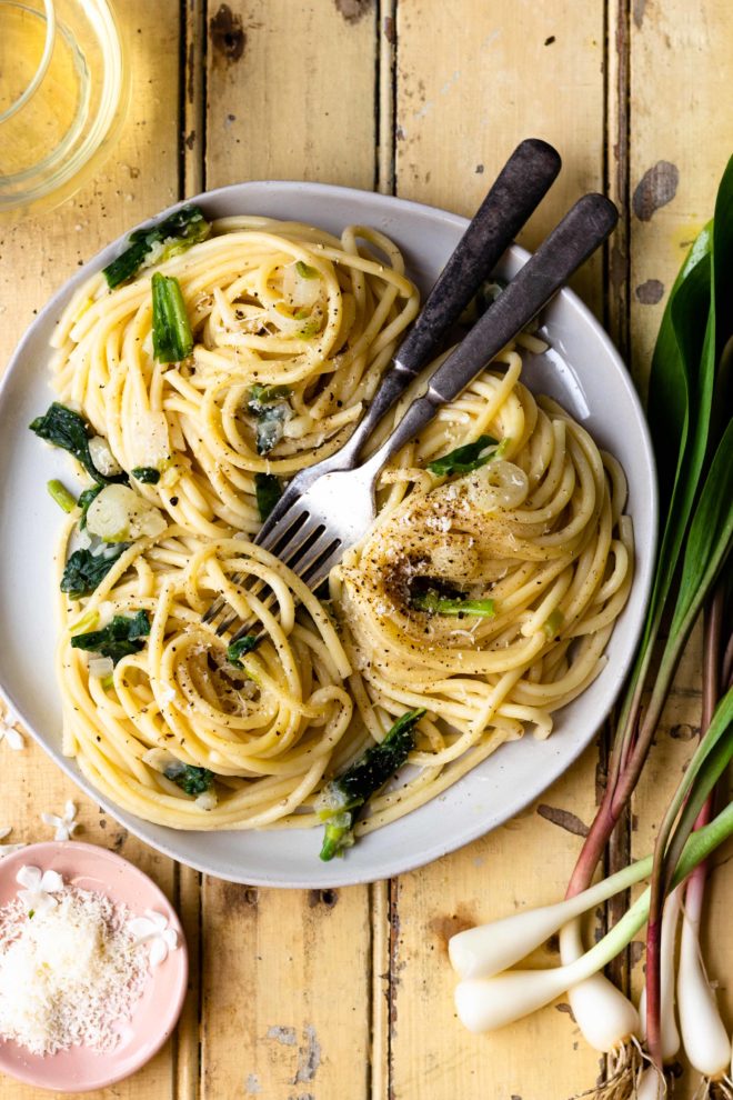 Ramp pasta that's light, flavorful and perfect for Spring. This simple pasta is made with lots of butter, freshly grated parmesan cheese and fresh wild onions for incredible flavor. Simple Buttery Parmesan Ramp Pasta comes together in just 25 minutes and would be great as a main dish or side dish.