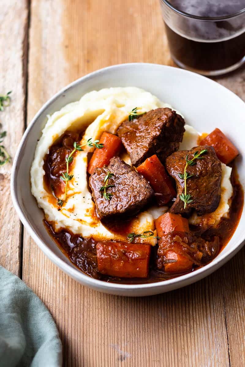 venison roast with carrots and mashed potatoes