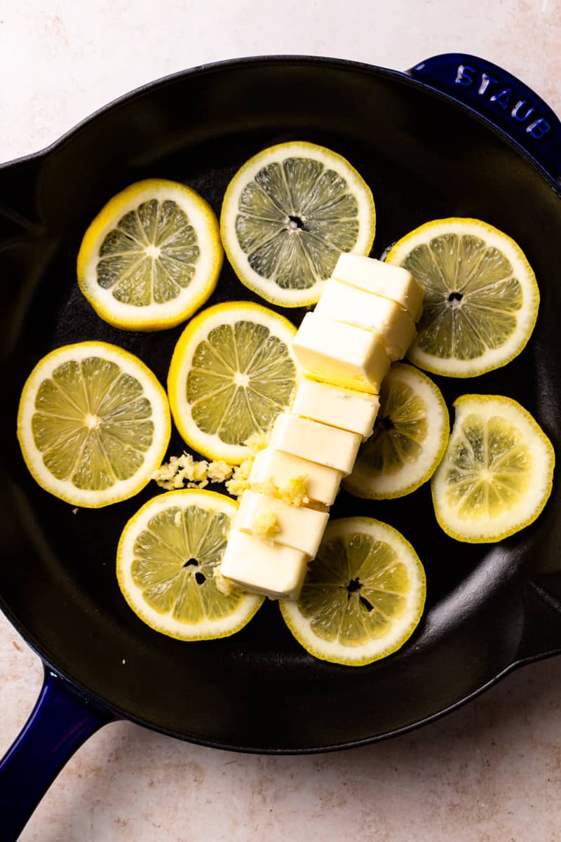 lemon slices, butter and garlic in a skillet
